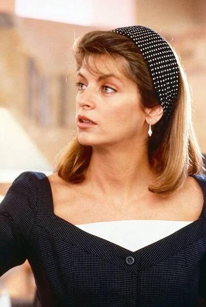 Kirstie Alley 1990 3