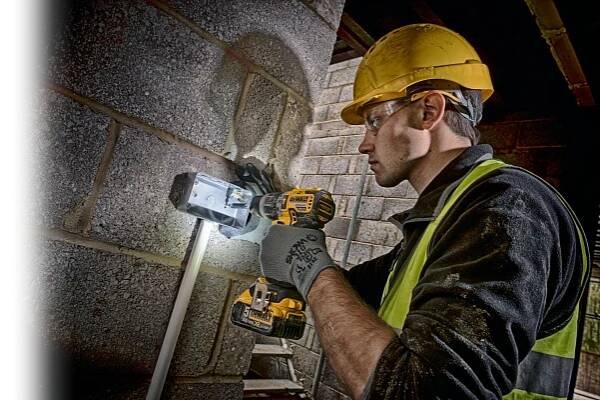 Aku vrtačka DeWALT DCD796P2-QW za 5 904 Kč - Aku vrtačky s příklepem | TOMEK NÁŘADÍ