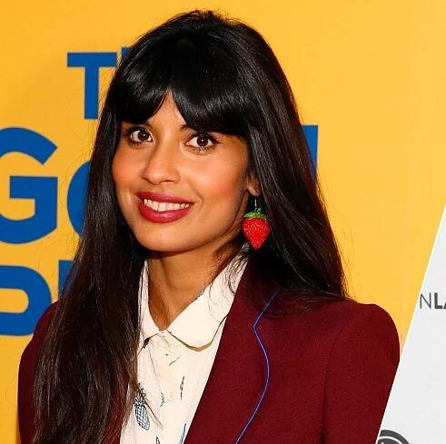'Good Place' Star Jameela Jamil Slams the Kardashians for Being 
