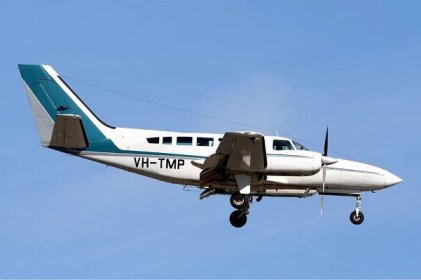 Soubor:Air South Cessna 404 ADL Finney.jpg – Wikipedie