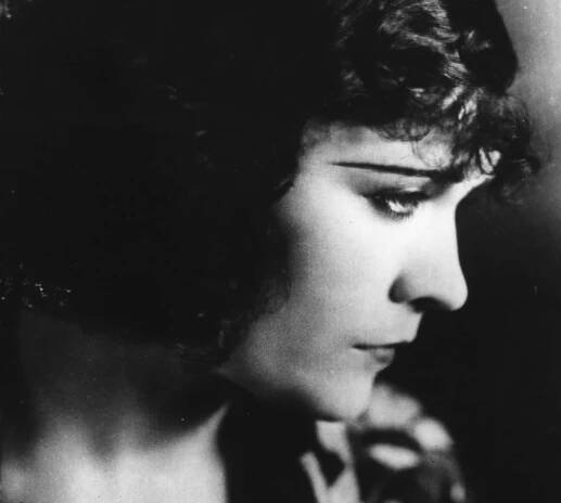 Pola Negri Facts