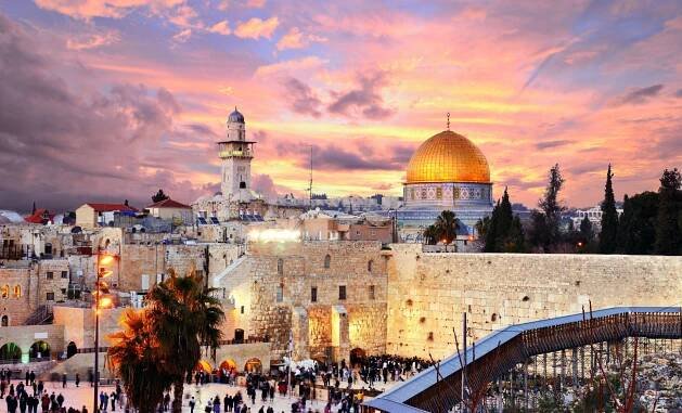 Putovní cesta přes Tel Aviv až k Rudému moři z Katovic. Letenky od 546 Kč