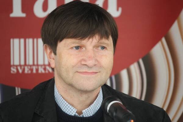 Má na kontě nejhorší snímek Jiřího Menzela a nebojí se vyjadřovat k politickým tématům. Jan Hrušínský dnes slaví narozeniny