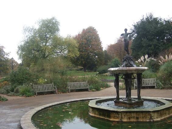 09_Hyde_Park_is_colourful_even_in_November