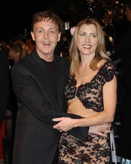 Paul McCartney and then-wife Heather Mills arriving at the 2002 Vanity Fair Oscar Party.