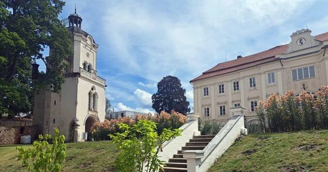 Zámek v Bystřici nad Úhlavou sloužil i jako ústav, jeho obnova bude trvat mnoho let