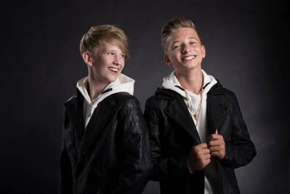 Ben & Mateo vydali novinku Swipe up. Spolupracovali na nej s vnukom legendárneho Petra Jandu | CS MUSIC