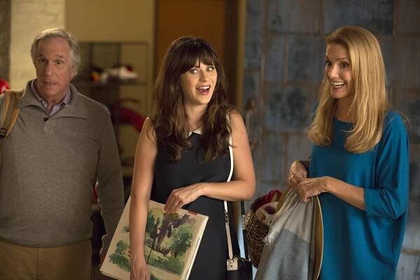 New Girl, Henry Winkler (L), Zooey Deschanel (C), Julie Hagerty (R), 09/20/2011, ©FOX