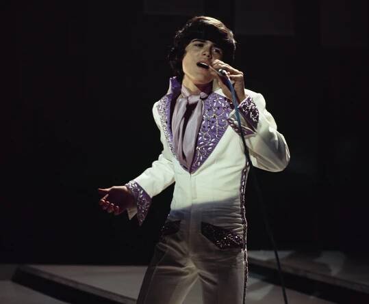 UNSPECIFIED - JANUARY 01: Donny Osmond of The Osmonds performs on stage circa 1972. 