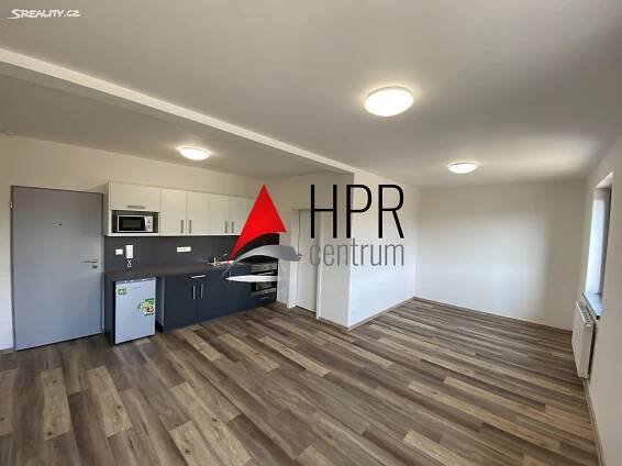 Pronájem bytu 1+kk 35 m², Nešverova, Brno - Líšeň