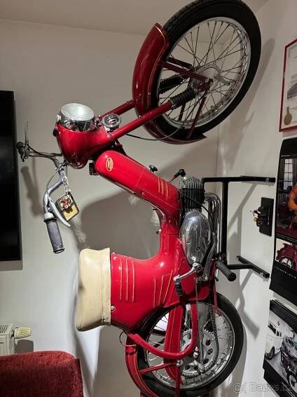 Jawa robot 100 a jawa 550 pařez - Opava