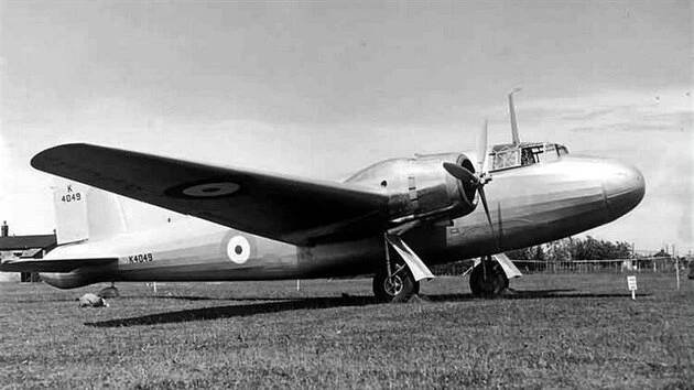 Prototyp bombardéru Vickers Wellington vzlétl poprvé 15. června 1936.