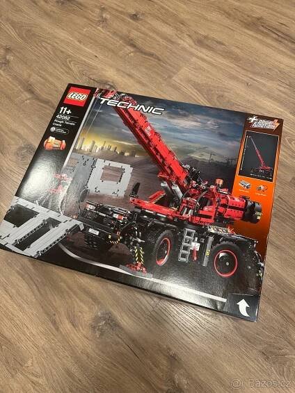 Lego Technic 42082 terénní jeřáb - Praha 9
