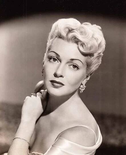 25 Dec. 1952: The Bad And The Beautiful - Lana Turner