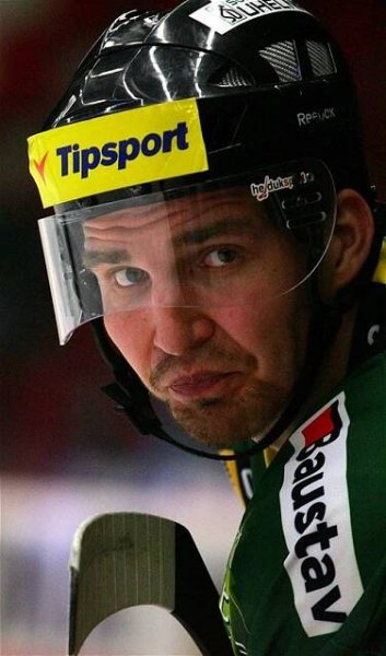 Elitní řada rozprášena. Přestavba týmu karlovarských hokejistů začala