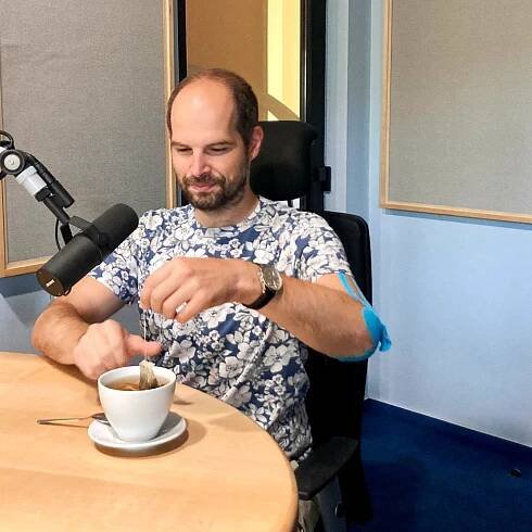 Jan Maxián: Zbožňuji filmovou hudbu. Dokáže snímek posunout někam dál | Host Frekvence 1