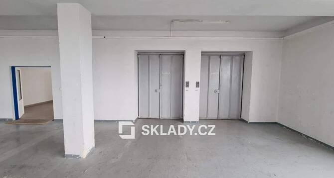 Pronájem skladového prostoru 700 m², Praha - Čakovice