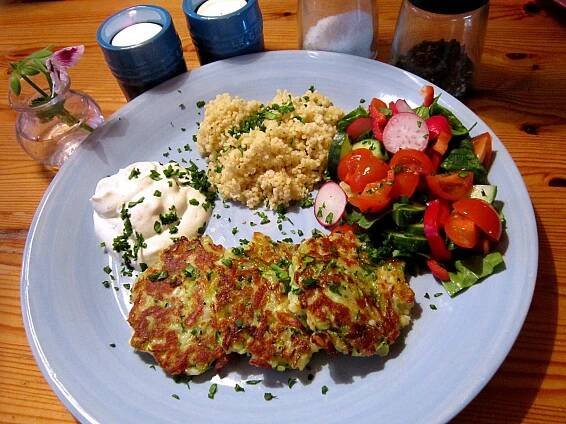 Zucchini- och halloumibiffar | Café L9