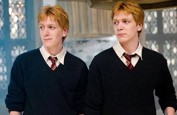 Foto k tématům Harry Potter, James Phelps, Oliver Phelps – stránka 45