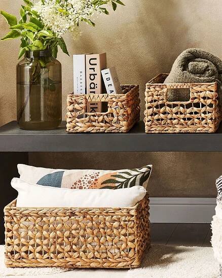 Úložný box Sada 3 košů z vodního hyacintu přírodní ručně vyrobené s rukojetí úložné koše doplněk v boho stylu Beliani