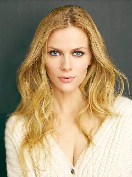 Texan Brooklyn Decker's Wit, Glamour & Charm - Curated Texan
