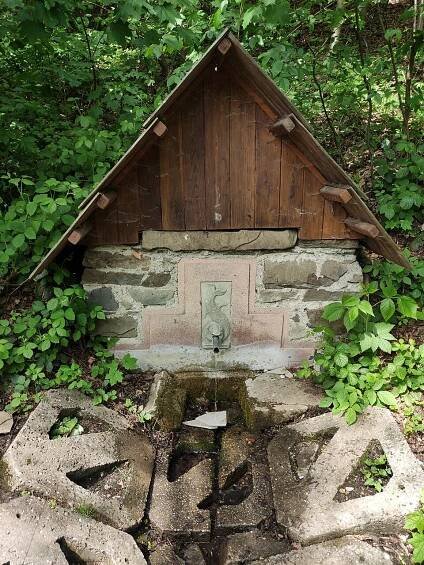 Křištálová studánka – Wikipedie
