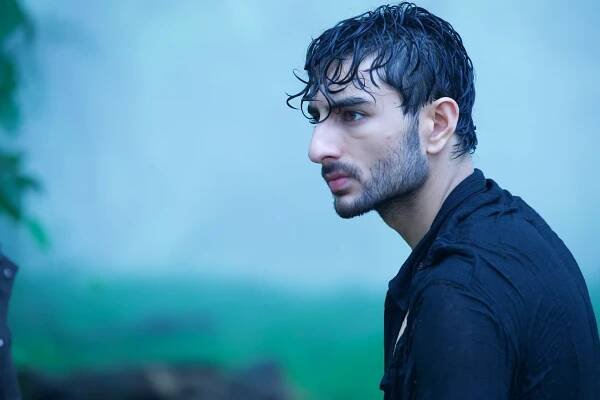 Sarzameen Review: Another Terribly Vapid Test of Patience 2