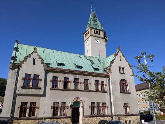 Soubor:Horní Rokytnice (část Rokytnice nad Jizerou) - městská radnice (září 2021).jpg – Wikipedie