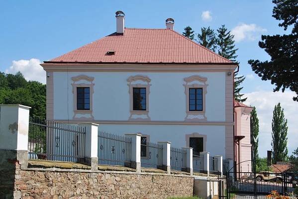 ZÁMEK TŘEMOŠNICE | Železnohorský region