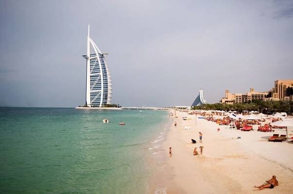 Pláže v Dubaji - Burdž al-Arab - GALERIE: Pláže v Dubaji (7/8)