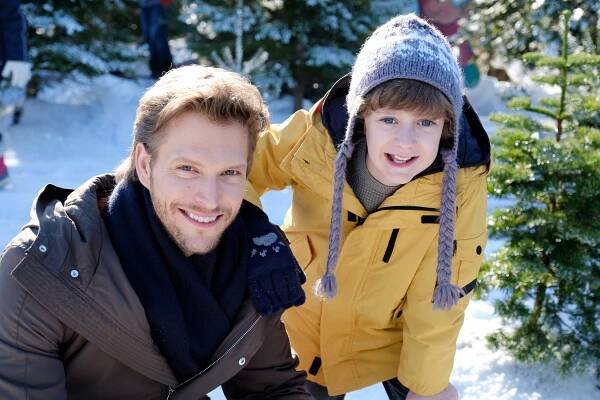 Jon Cor, Luke Roessler - Picture a Perfect Christmas - Promo