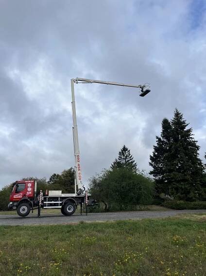 VOLVO 4×4 CELA DT28 – Pracovní plošiny Vondrášek