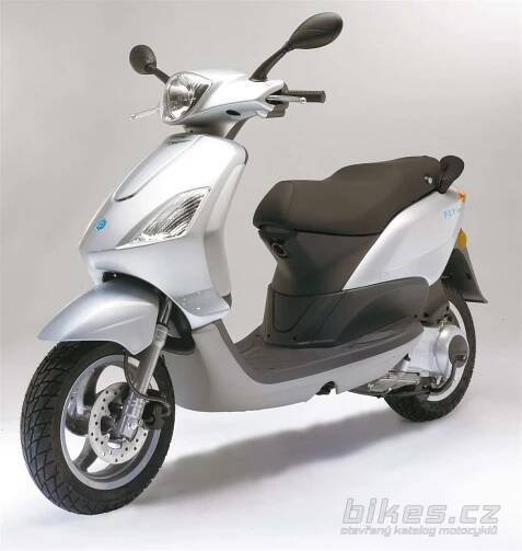 Piaggio Fly 125 - 2006 - technické parametry, názory motorkářů, servisní manuály 