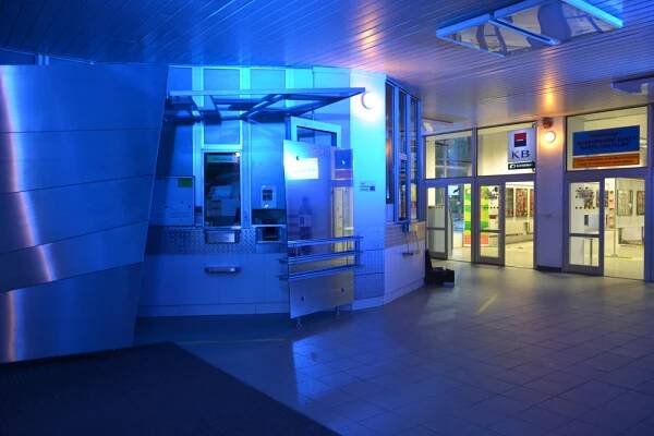 Česko i Jaderná elektrárna Dukovany svítí modře | obkjedu.cz