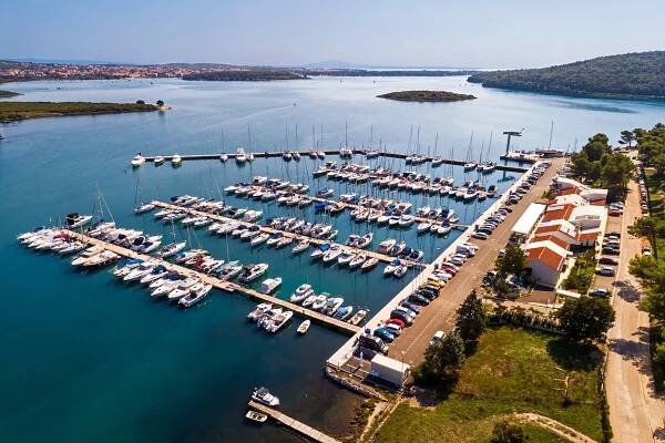 Pronájem jachet ACI Marina Pomer | Chorvatský Yachting Charter