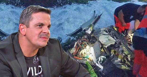 Letadlo moderátora Daniela Dangla se zřítilo k zemi, zemřeli v něm dva lidé.