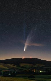 Nachystejte foťáky, kometa Neowise bude k Zemi nejblíže už za pár dní