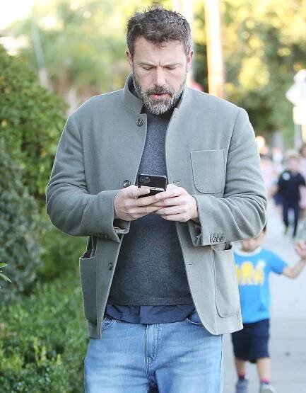 Po rozvodu a léčení ze závislosti na alkoholu si Ben Affleck hledá partnerku přes seznamku: Chci skutečnou ženu, ne celebritu!
