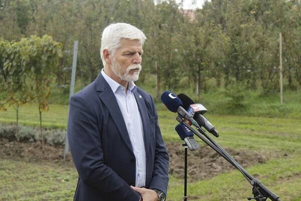 Střední vinařskou školu ve Valticích navštívil ve čtvrtek odpoledne prezident Petr Pavel. Se studenty v diskuzi otevřel několik témat.