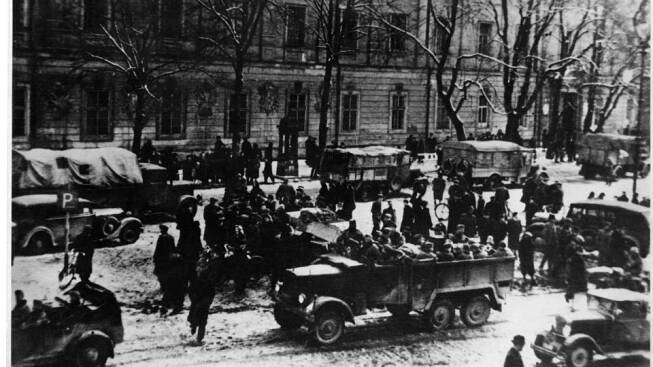 Počátek okupace 1939 v Hradci Králové. Příjezd německé armády do Hradce Králové dne 15. 3. 1939 | foto: Muzeum východních Čech Hradec Králové
