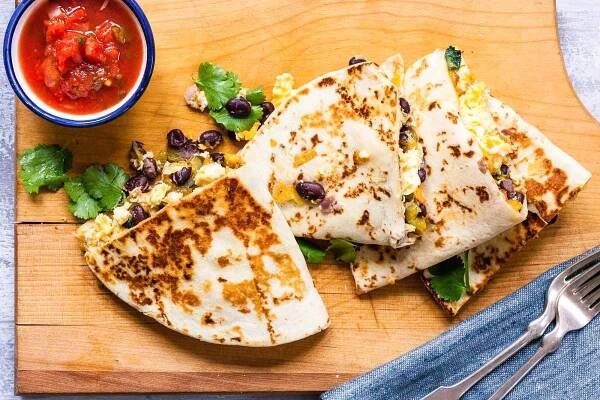 Snídaně Quesadilla s černými fazolemi a vejci 4