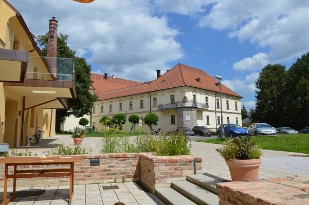 Barokní areál Žireč - Historické památky - Podkrkonoší - Dvůr Králové nad Labem