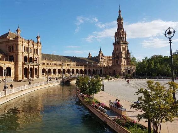 Puentes en la Plaza de España (Sevilla)