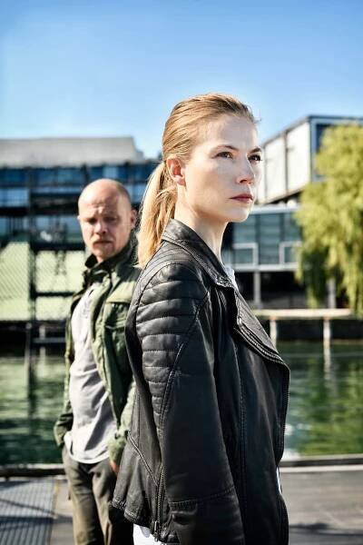 Nora Waldstätten und Matthias Koeberlin in DIE TOTEN VOM BODENSEE #13
