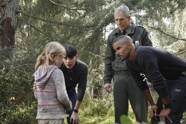 Myšlenky zločince - Do lesů - Z filmu - Paget Brewster, John Laughlin, Shemar Moore