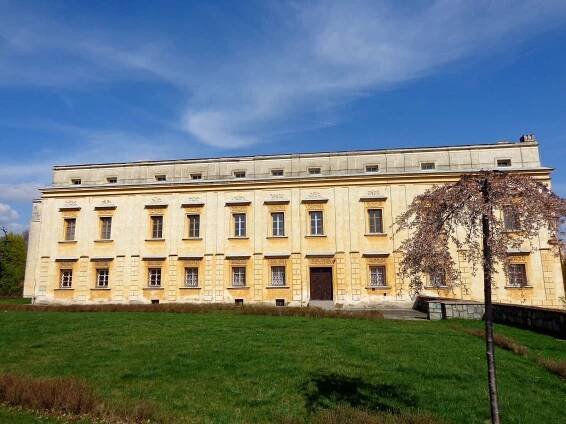 Kam na výlet? Ve Slezských Rudolticích naleznete zámek i výhledy na Jeseníky