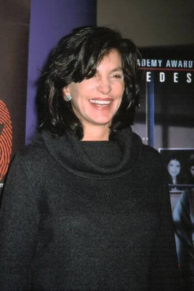 Mercedes Ruehlmercedes Ruehl na premiéře viny podle asociace, NY 3/11/2002 — Stock obrázek