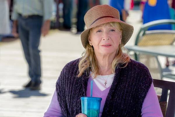 Domov na pobřeží - Volný pád - Z filmu - Diane Ladd