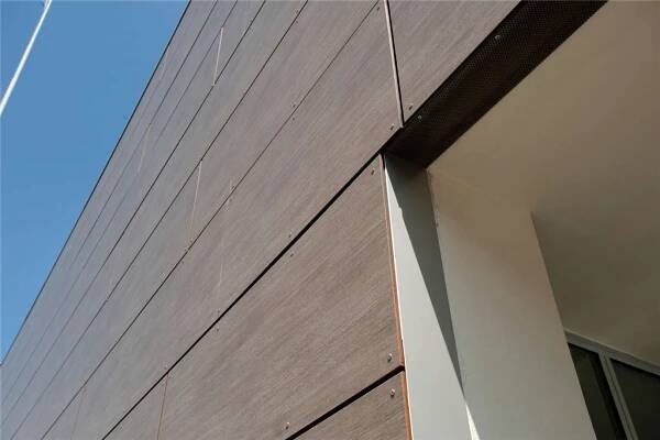 Použití exteriérových HPL laminátů | RETA CZ a.s. dovozce kvalitních designových HPL laminátů 