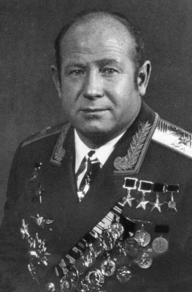 Leonov, Alexej Archipovič : L